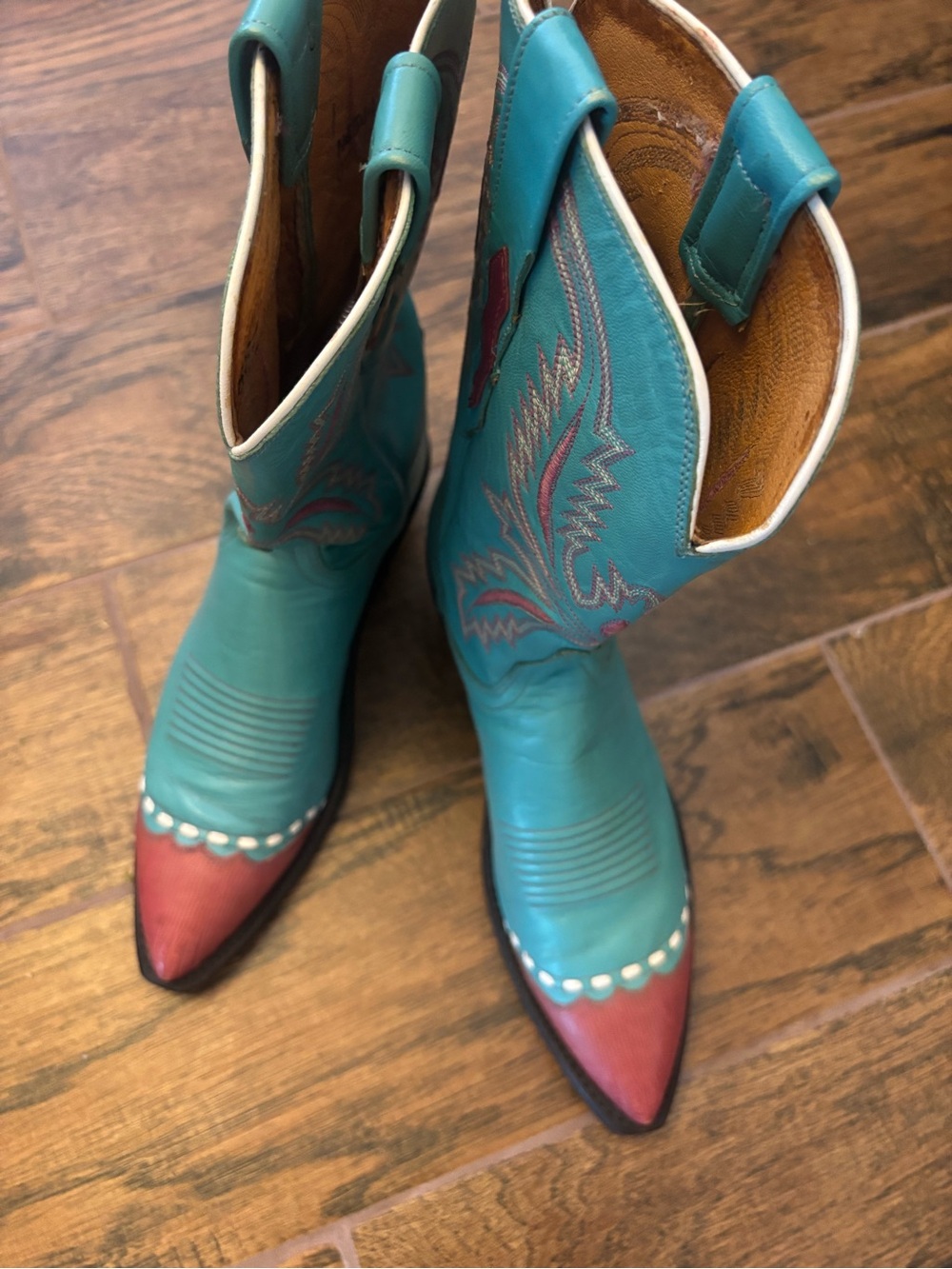 Lucchese Turquoise and Red lizard Pointed-Toe Western Boots 6.5B